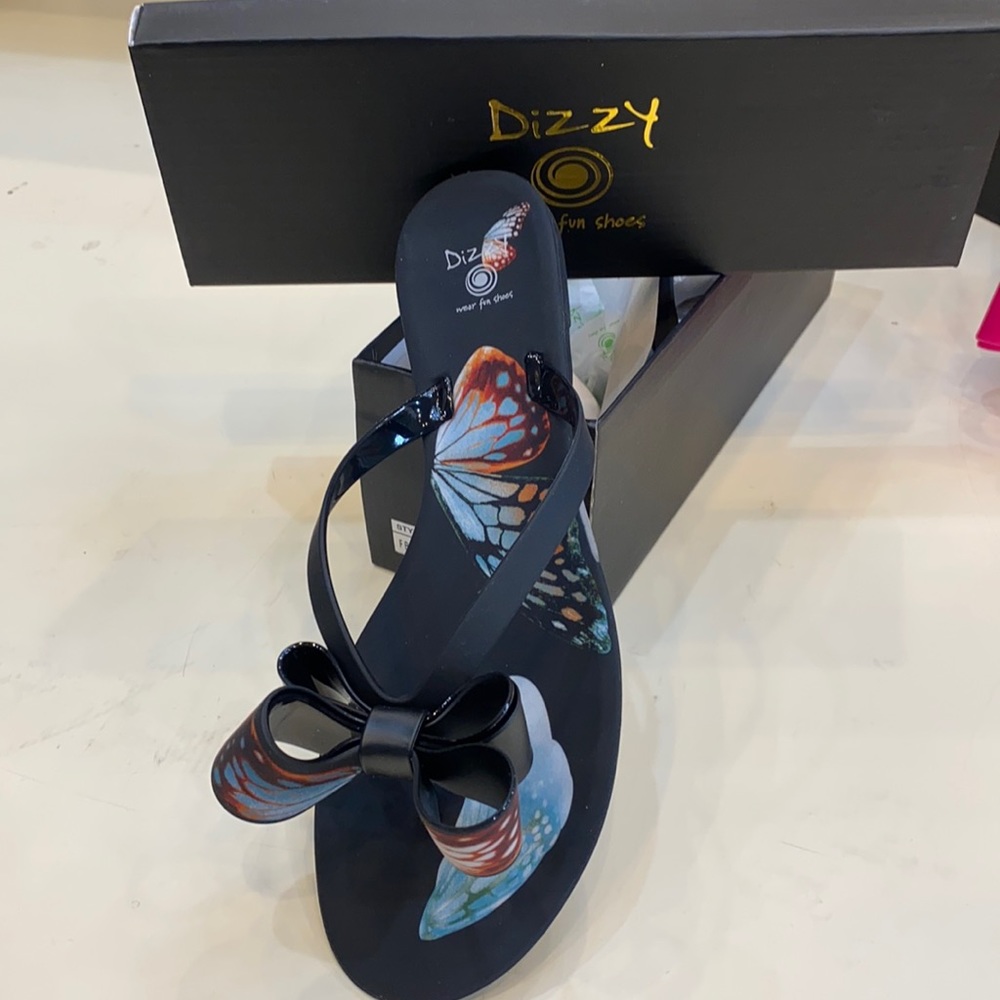 NWT SANDALS